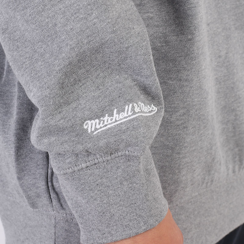 мужская серая толстовка Mitchell and ness Metallic Shadow Crew A0708644GRH - цена, описание, фото 3